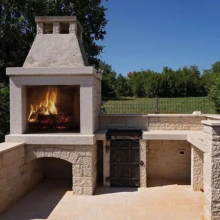 Ferienhaus Lory Vabriga *
