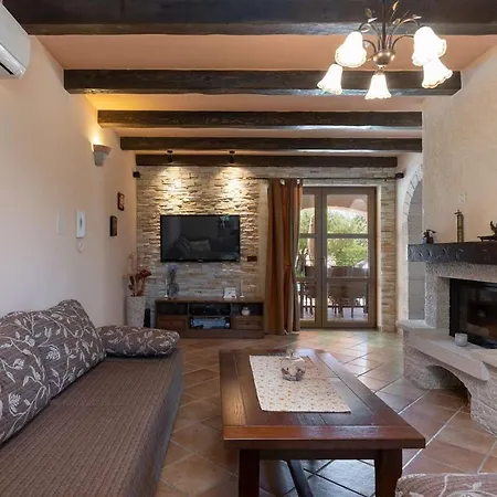 Ferienhaus Lory Vabriga *